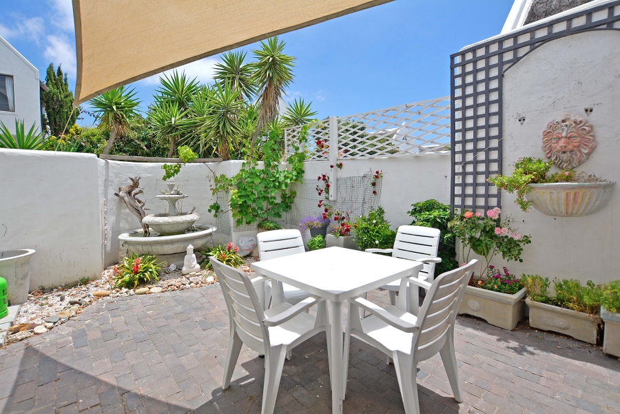 4 Bedroom Property for Sale in West Beach Western Cape